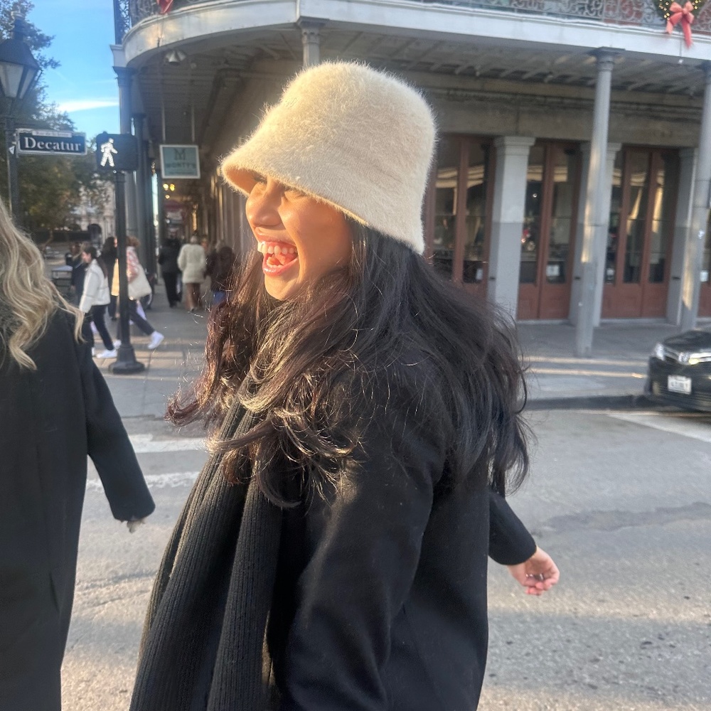 Meet your Posher, Lisa